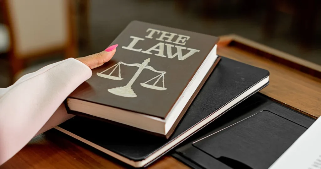 Choosing the Right Law Firm Attorney